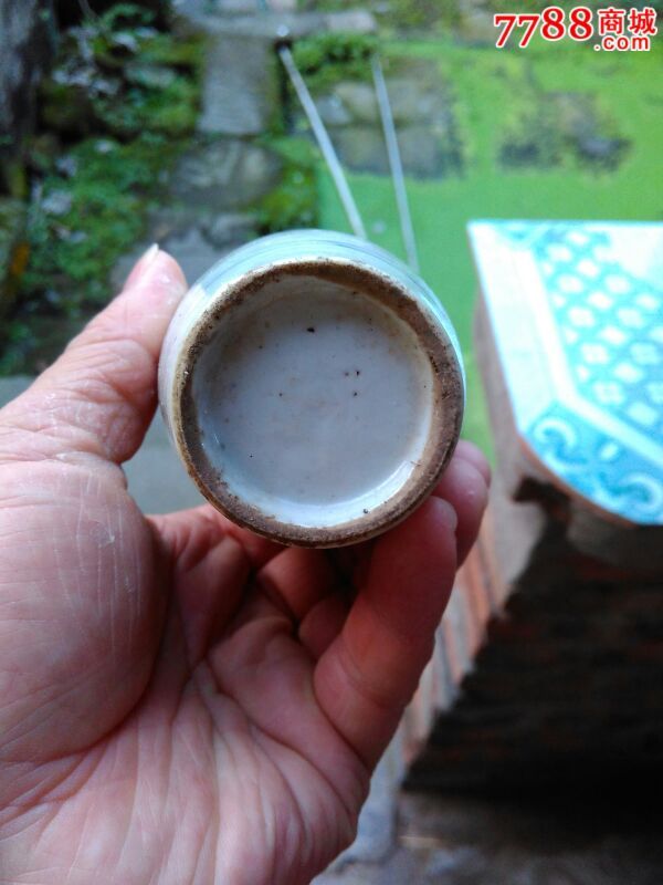 明代青花小药瓶,嘴有残