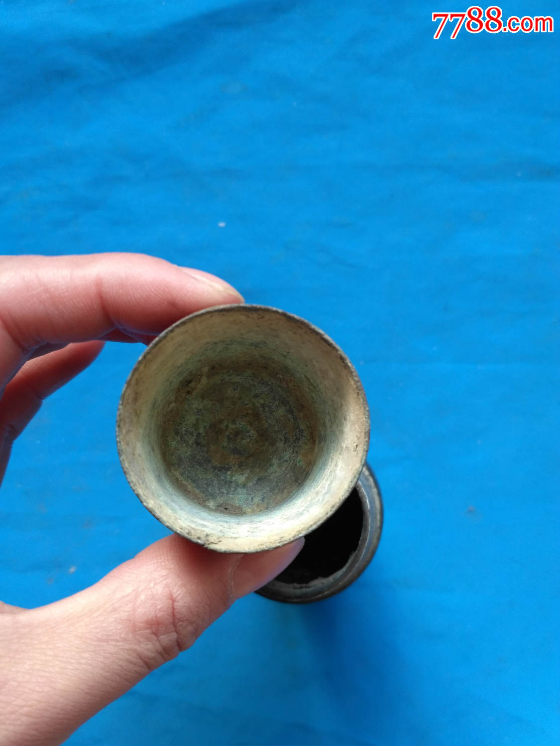 青铜带工舍利瓶