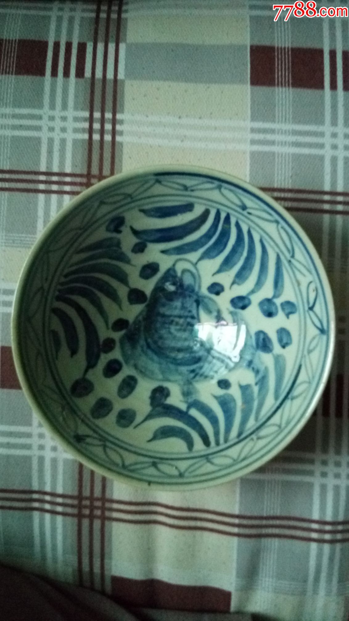 明代鱼藻纹青花斗笠碗