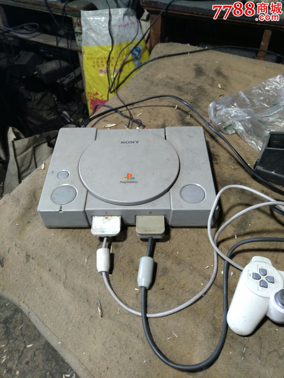 索尼光盘插卡游戏机