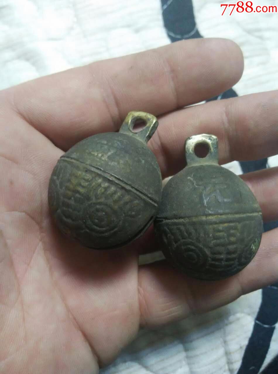 铜铃铛一对