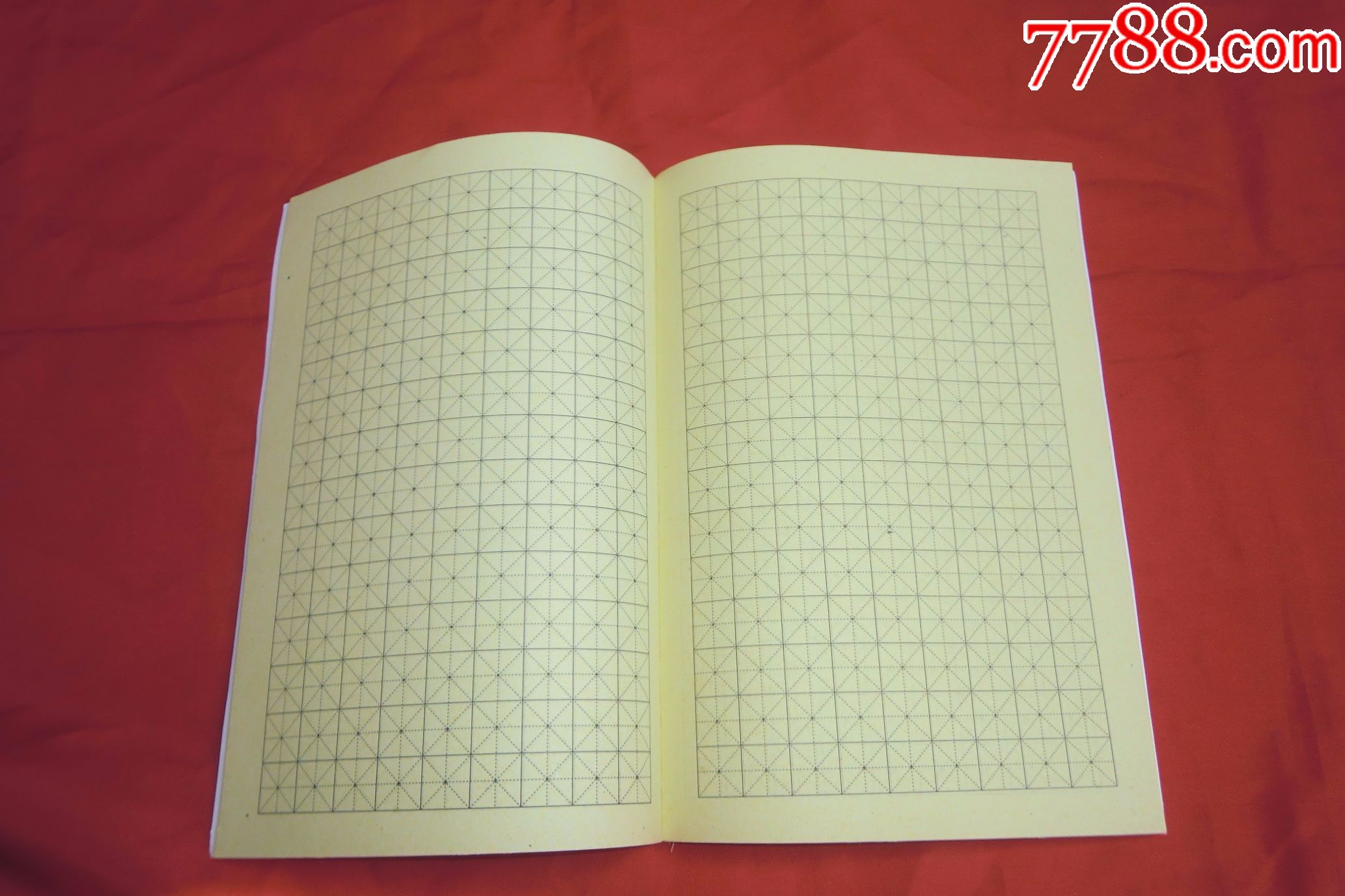 24开铜陵县防近视学生统一簿册:米字格-----封面黄鹤楼图案(无笔迹未