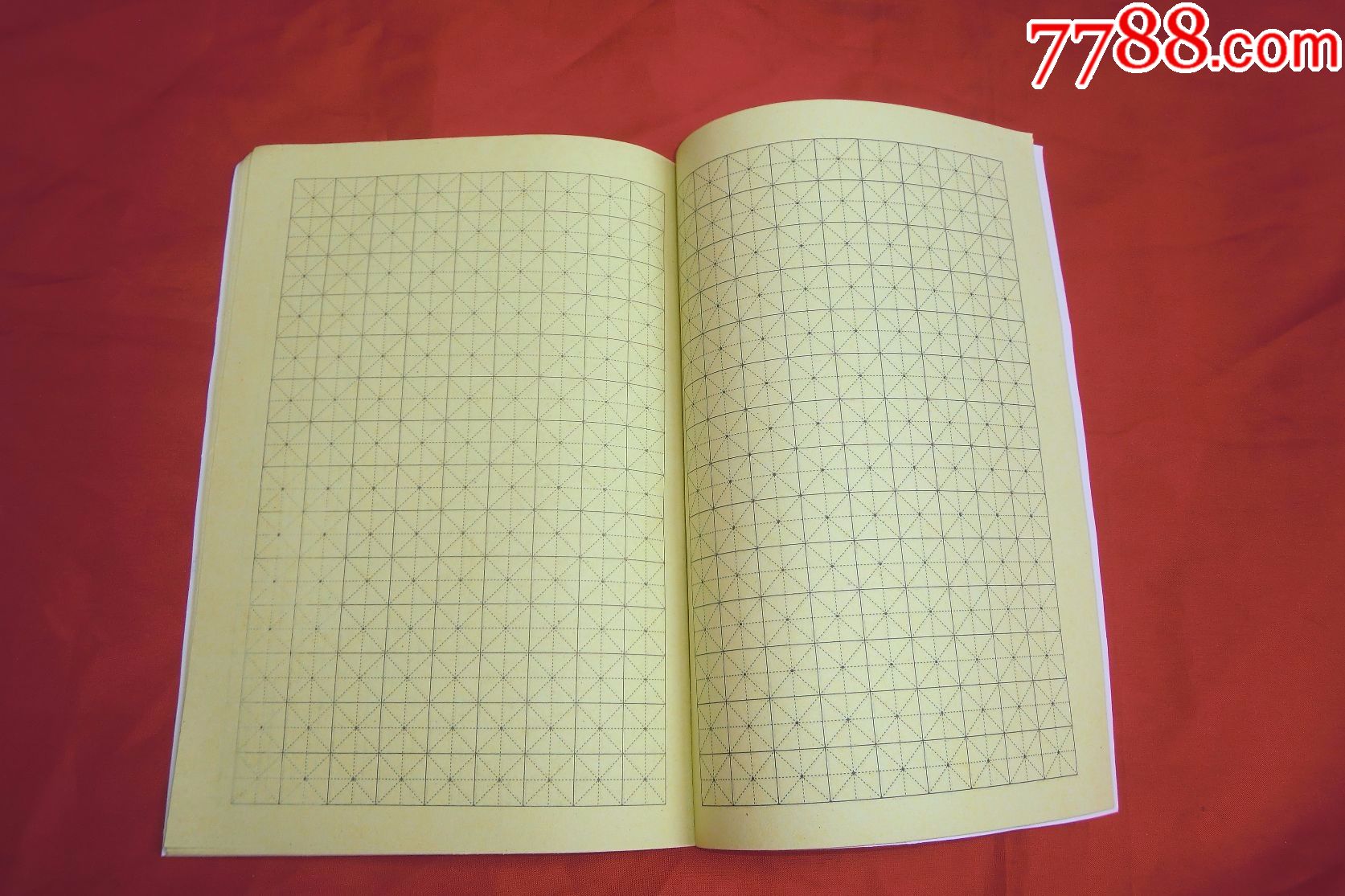 24开铜陵县防近视学生统一簿册:米字格-----封面黄鹤楼图案(无笔迹未