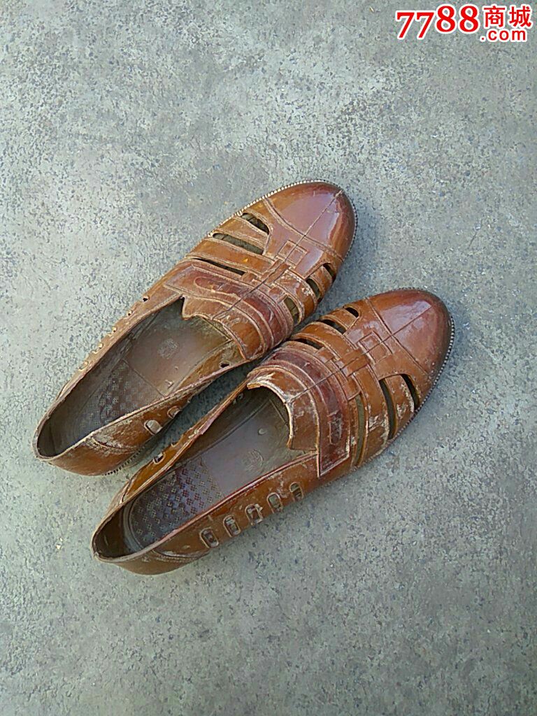 老式沙溪凉鞋图片