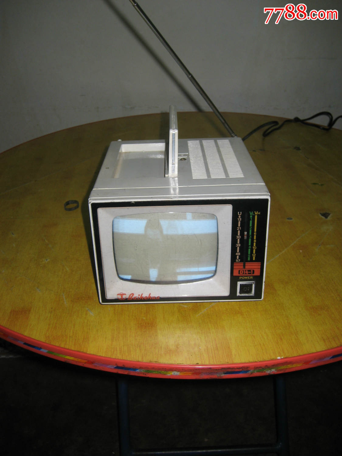 小电视机baihehua6寸