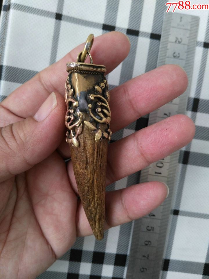 纯铜镶嵌玉化鹿角挂件