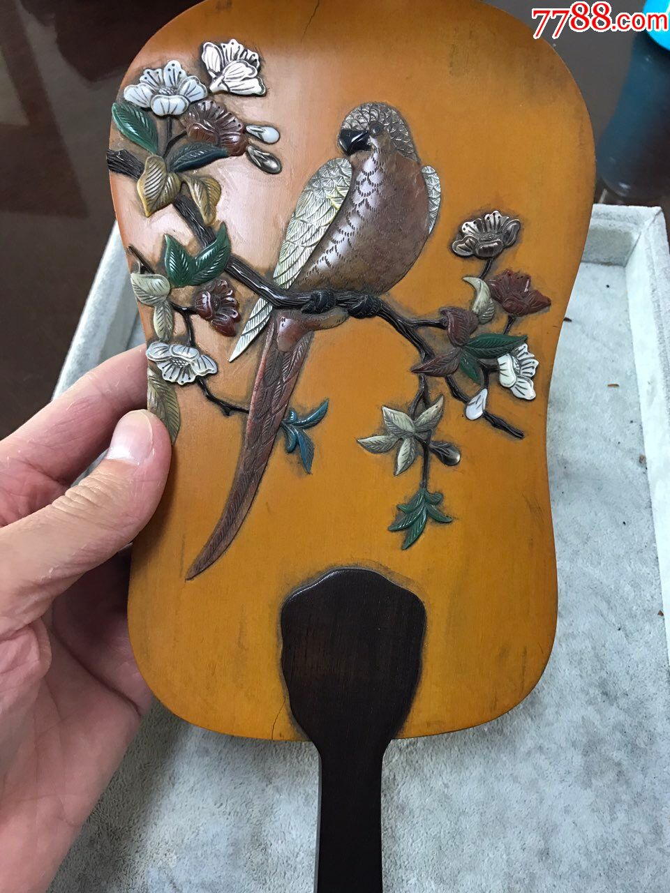 精品木雕镶嵌竹黄八宝扇