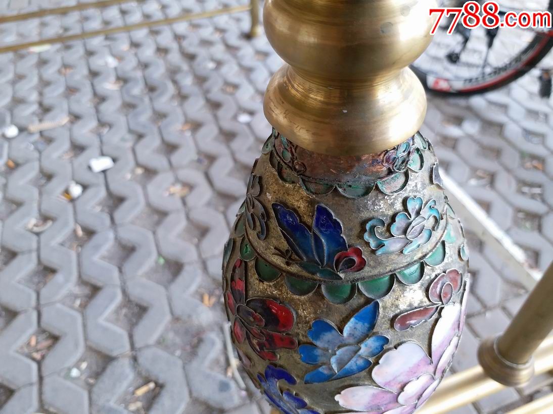 八*十年代掐丝珐琅装饰大铜床