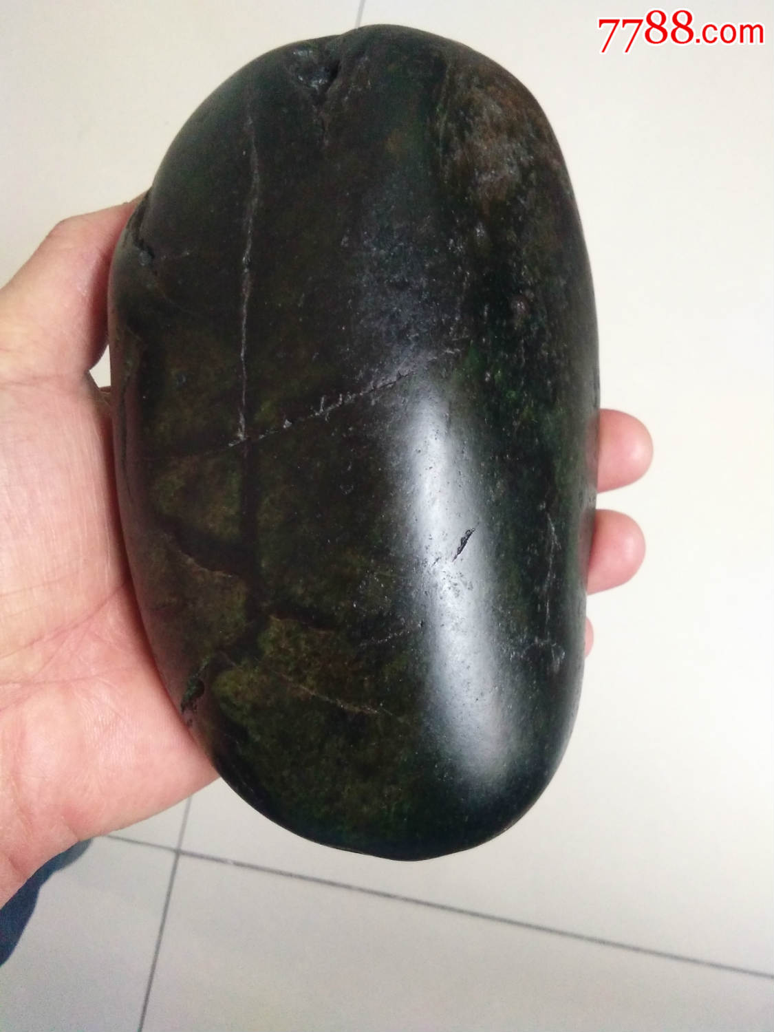 超级细腻油润的和田玉碧玉籽料原石