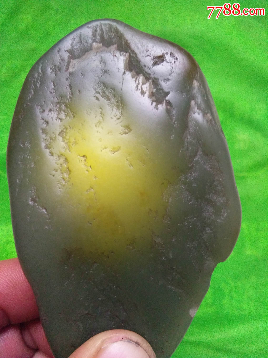 超级细腻油润的和田糖青玉籽料原石