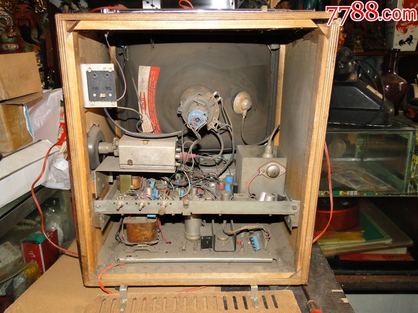 梅花鹿牌h31-1型电视机(小立式)