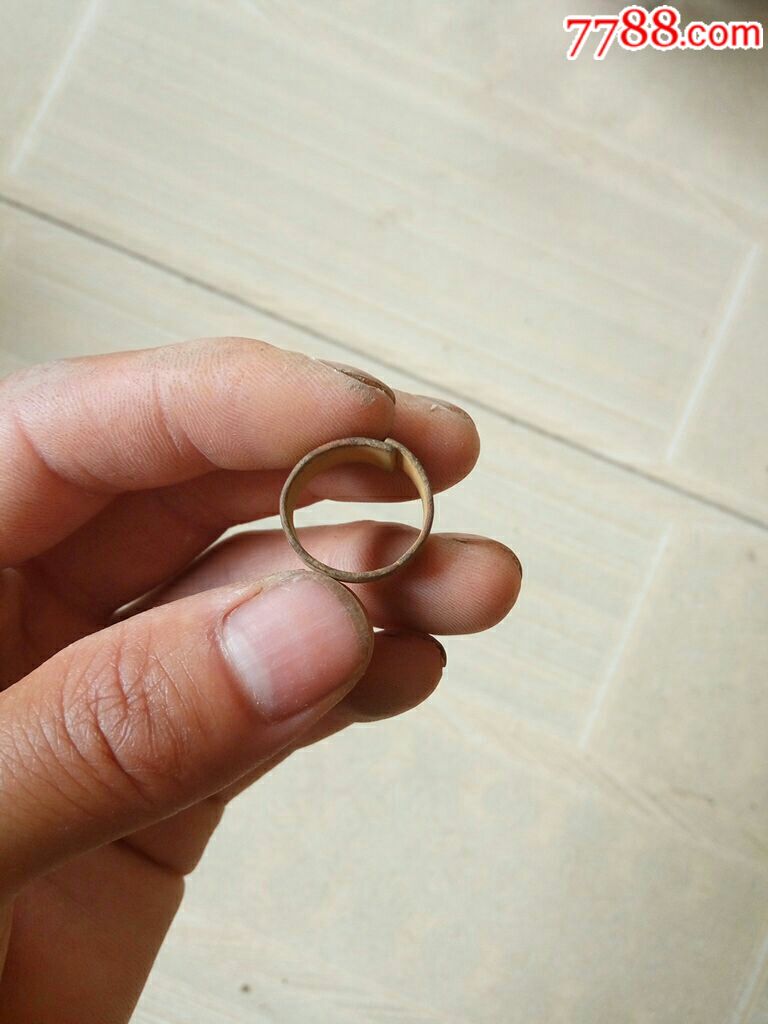 生坑出土老铜顶针一个