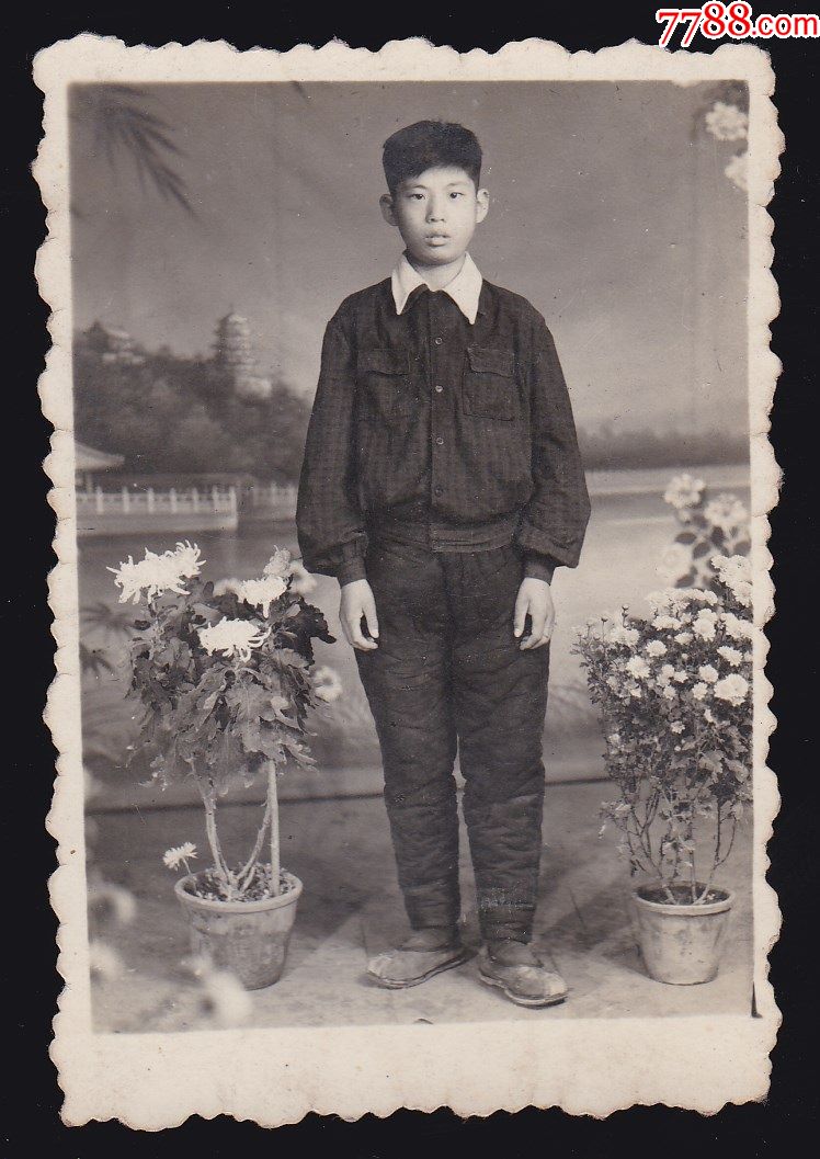 建国初期少年在照相馆留影_老照片_影像会馆【7788收藏】