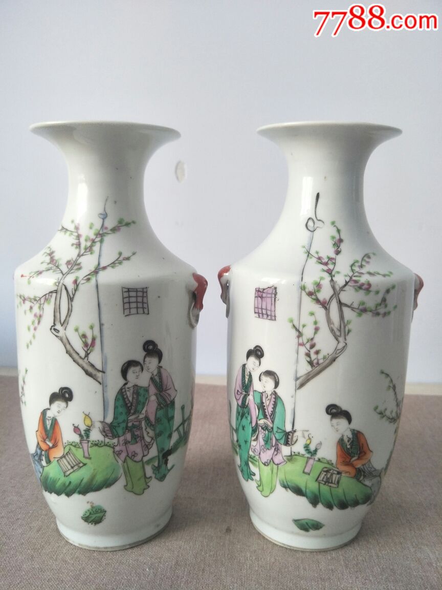 民国粉彩人物小瓶一对
