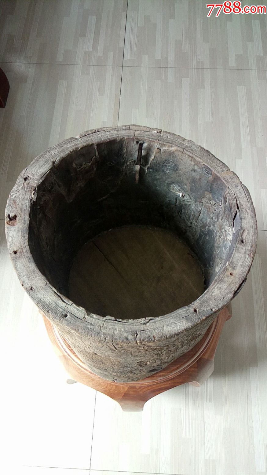 明代,老黄花梨大卷缸,几十处鬼眼,尺寸27x26.5cm