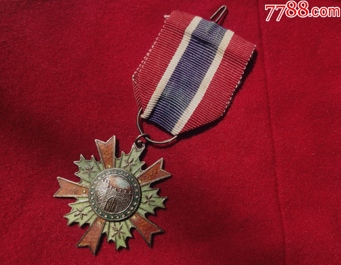 民国民益造抗战大陆版国军甲种一等干城奖章原品勋章银鎏金制
