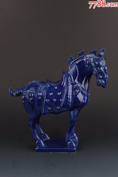唐代青花蓝釉马
