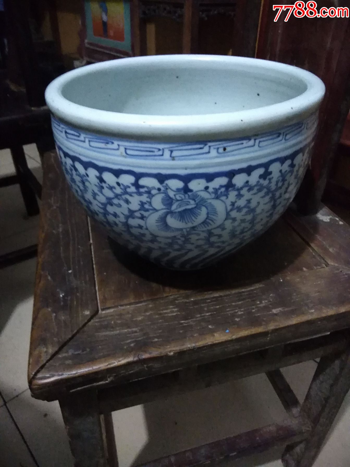 缠枝莲青花大卷缸