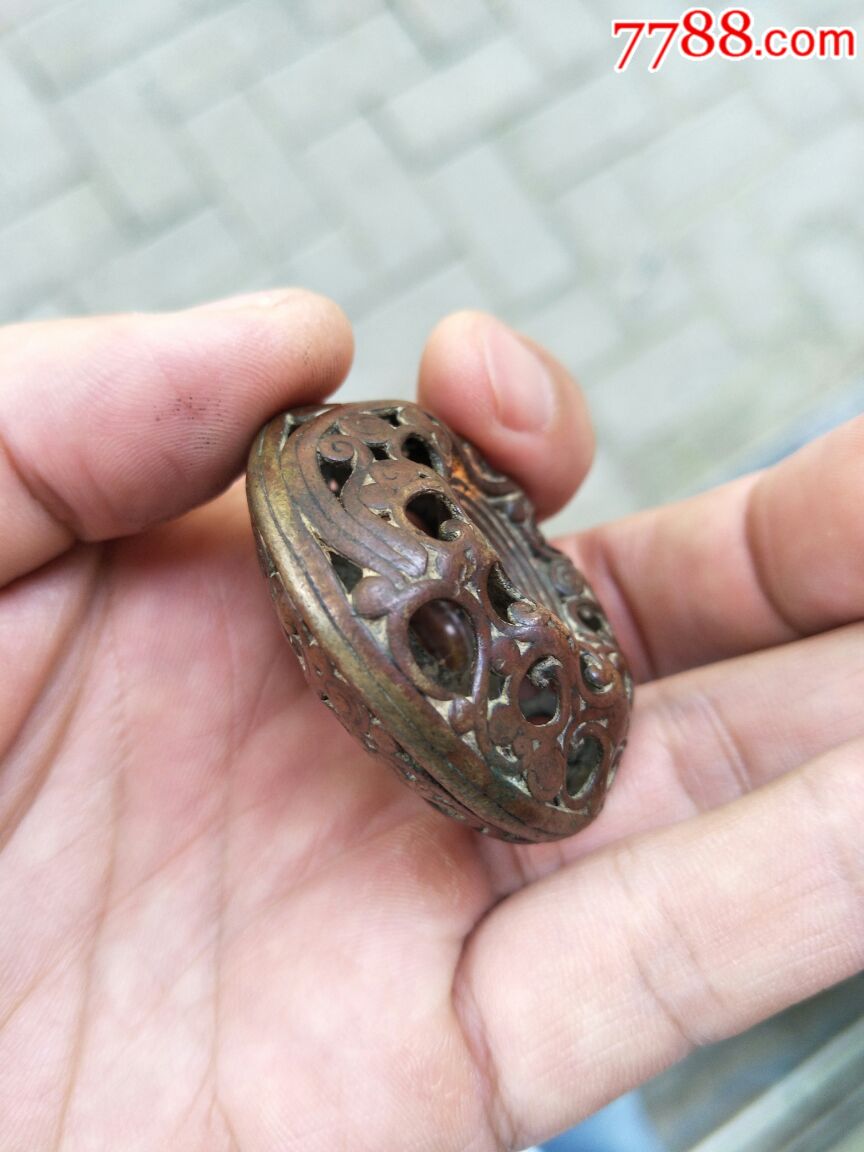 中医药文化之宋元镂空缠枝花卉摇铃