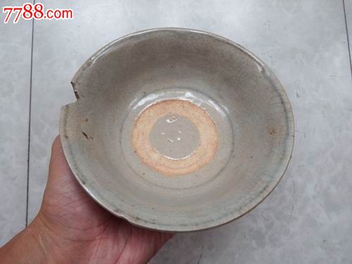 明代早期波涛云气纹青花碗