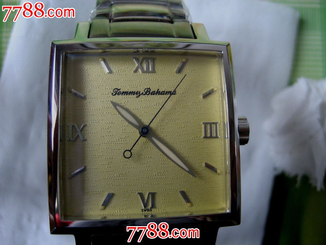 瑞士原产宝树包白金925银石英腕表(全新未使用)_第