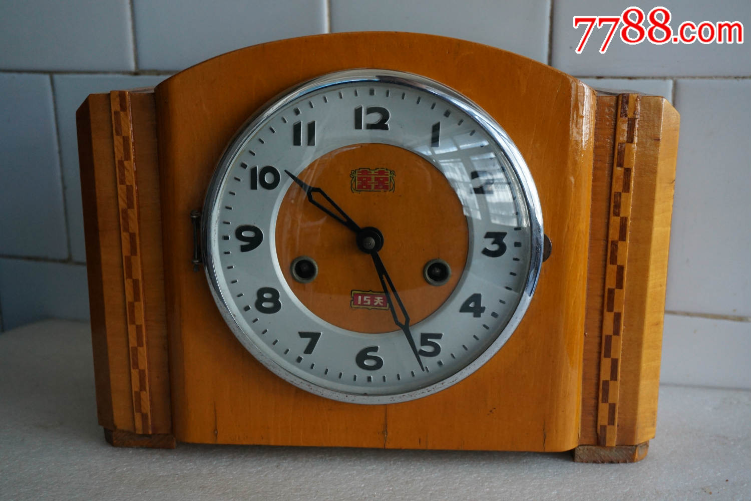 很少见的"囍"字牌15天座钟