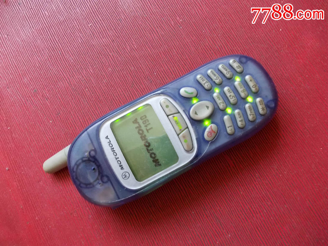 50518 属性:翻盖手机,,年代不详,,摩托罗拉,,,,,,, 简介:摩托罗拉t190