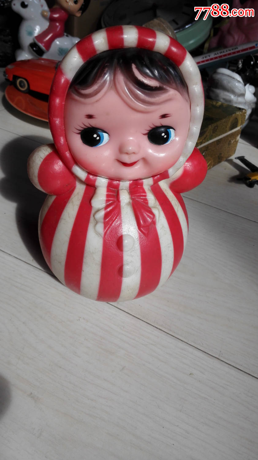 怀旧经典收藏八十年代红白条可爱娃娃脸响铃不倒翁玩具