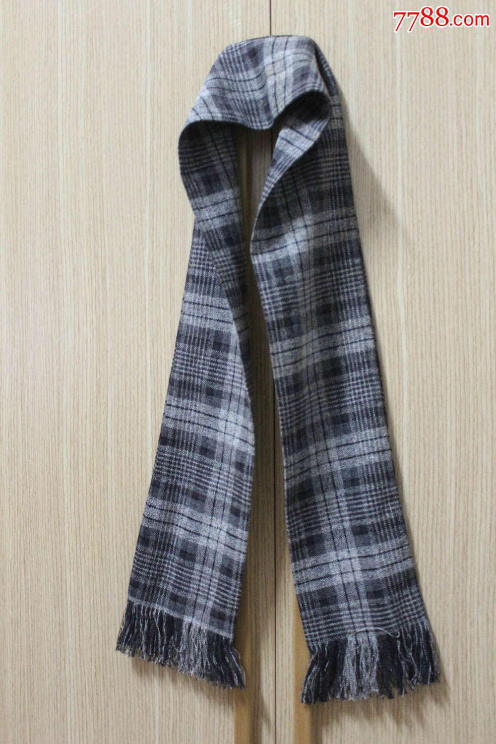 八十年代条纹图案围巾