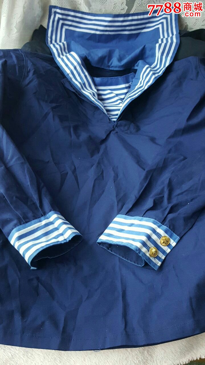 海军蓝色军服图片