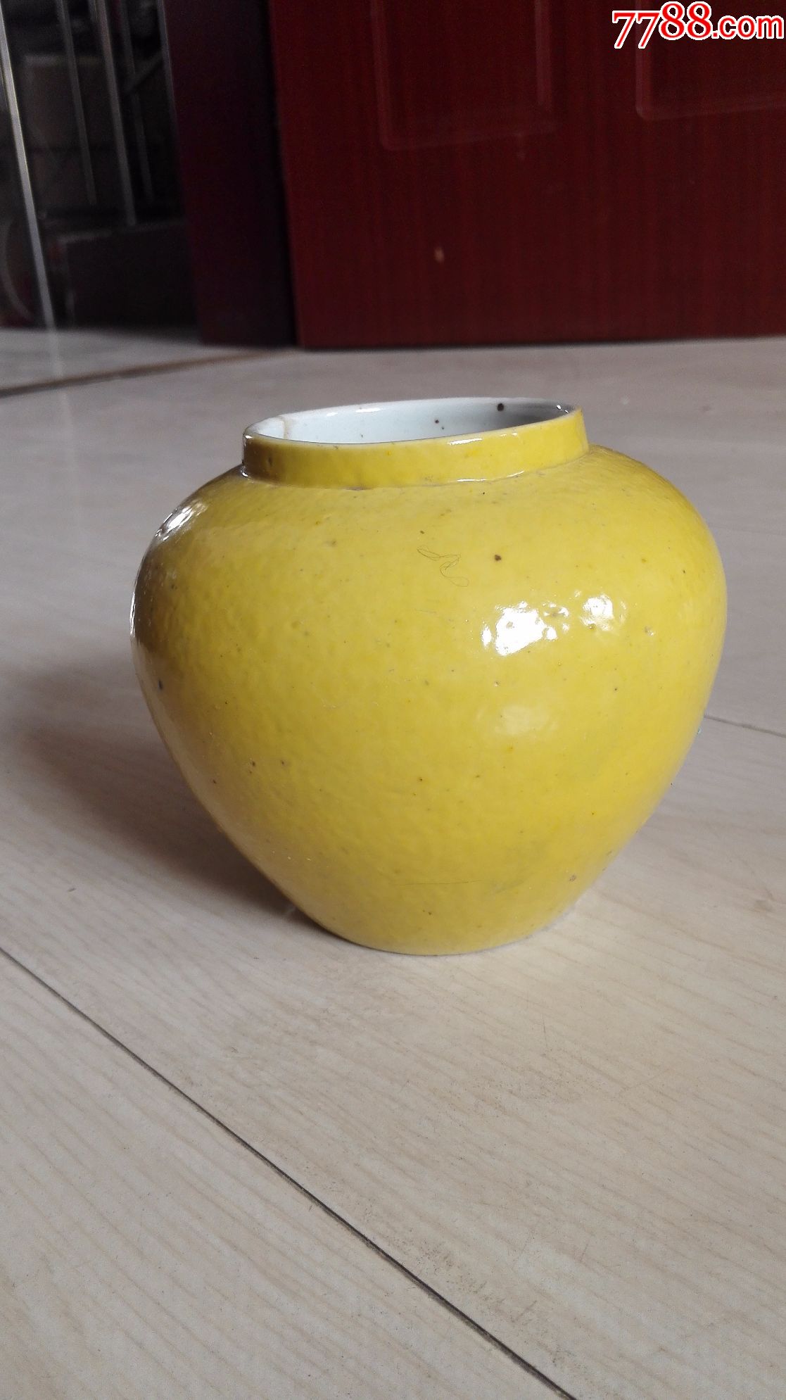 怀旧经典收藏瓷器鸡油黄色圆瓷罐尺寸10*6