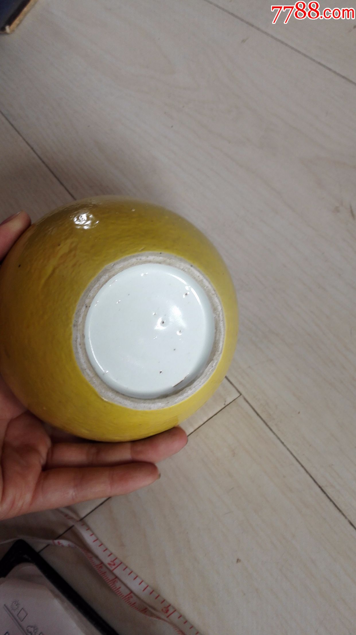 怀旧经典收藏瓷器鸡油黄色圆瓷罐尺寸10*6