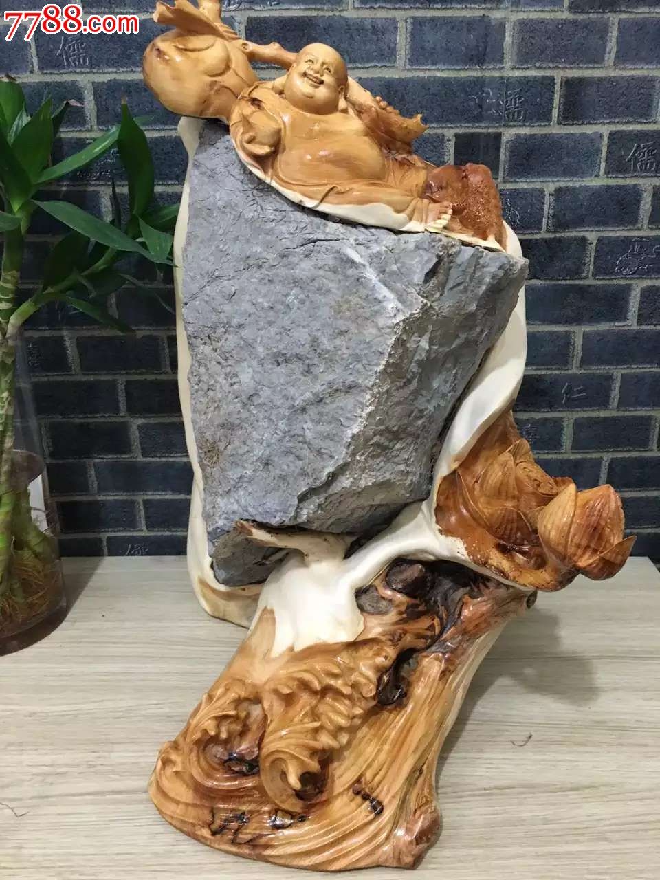 招财弥勒天然根抱石尺