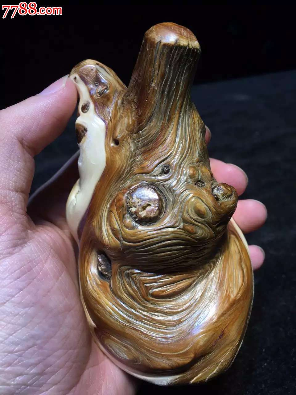 太行崖柏坨坨料菩萨纹