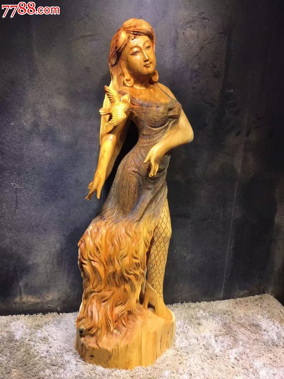 崖柏现代美女