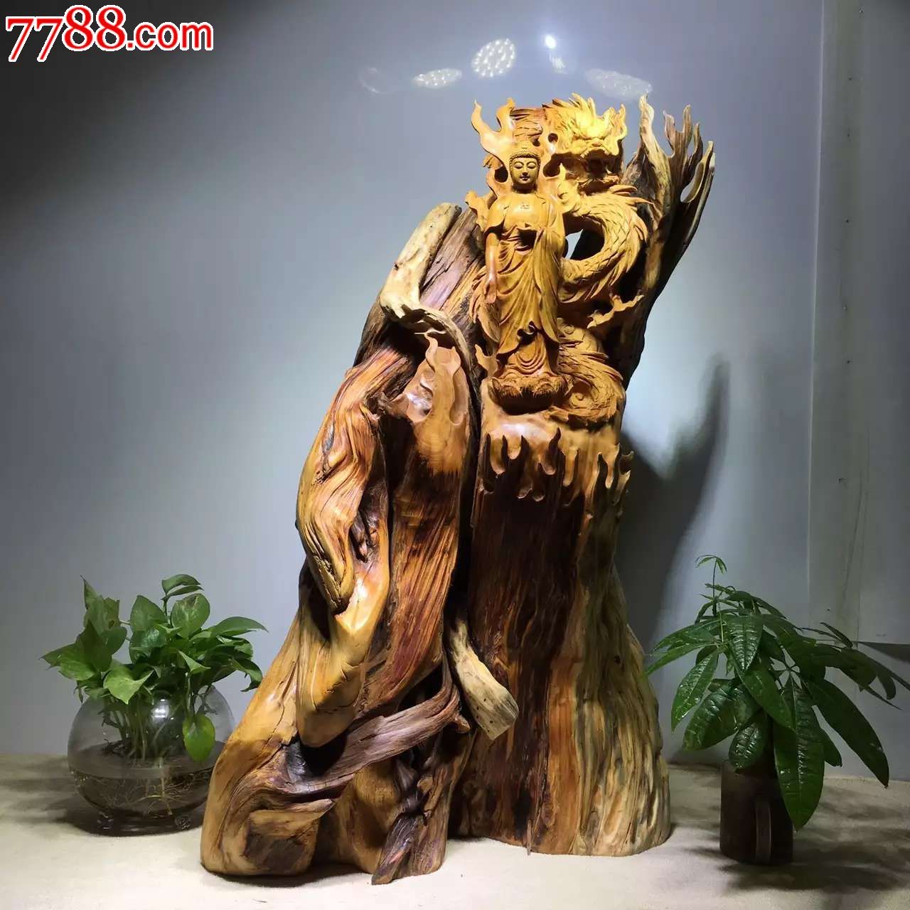 祥龙大日如来万佛朝宗