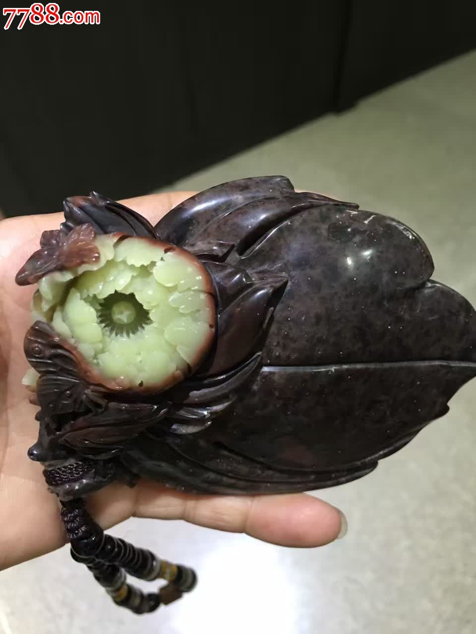 手把件国色天香祝大家,青田石,年代不详,其他种类,其他形式,其他造型