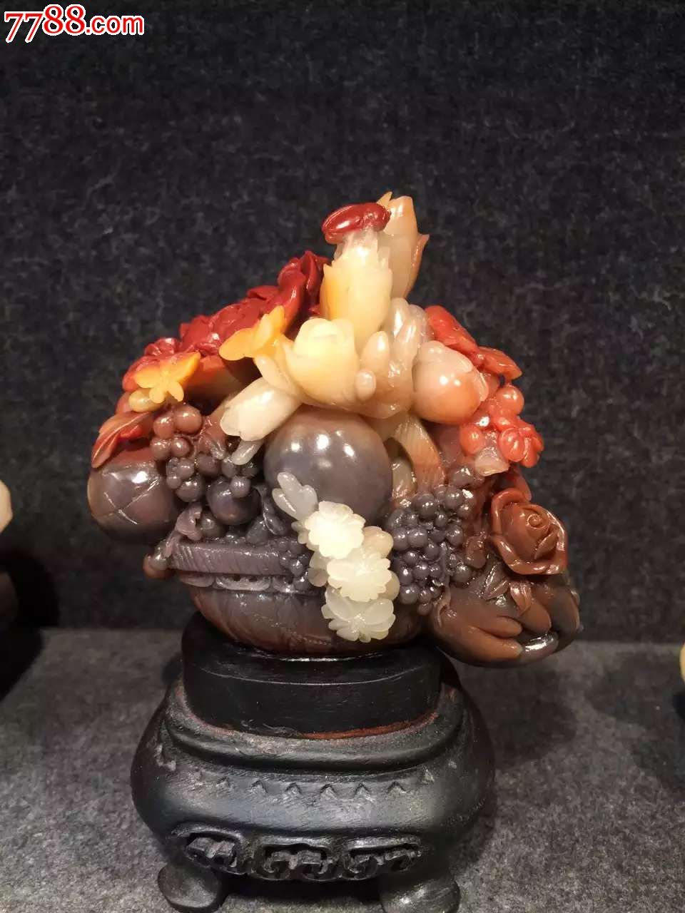 五彩芙蓉石硕果累累