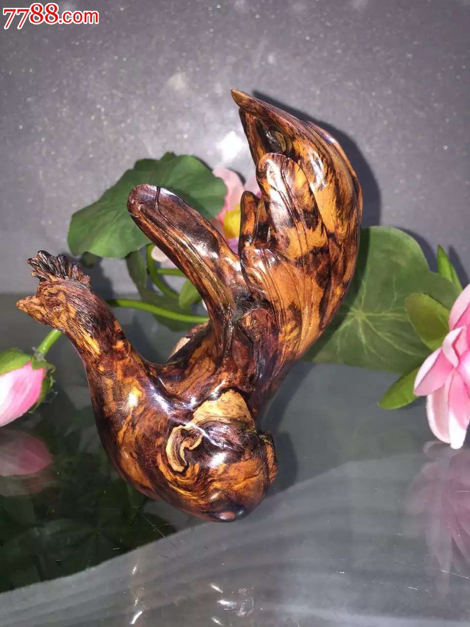 黄花梨孔雀开屏黄金底