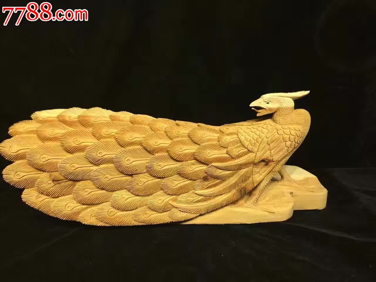 孔雀立体雕刻做工精细