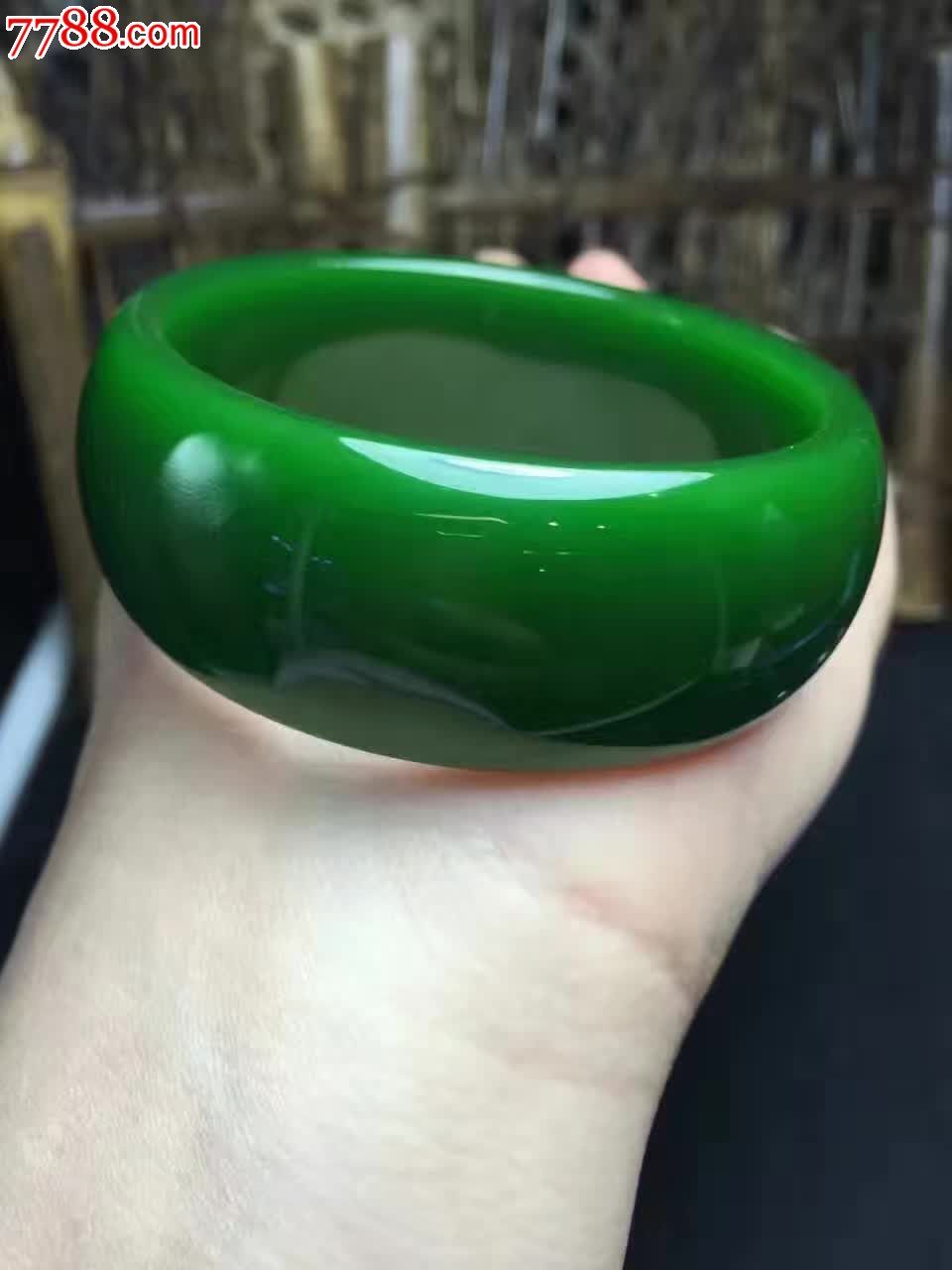 菠菜绿碧玉手镯版颜色