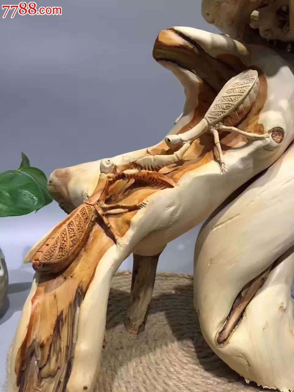 太行崖柏螳螂镂空雕刻