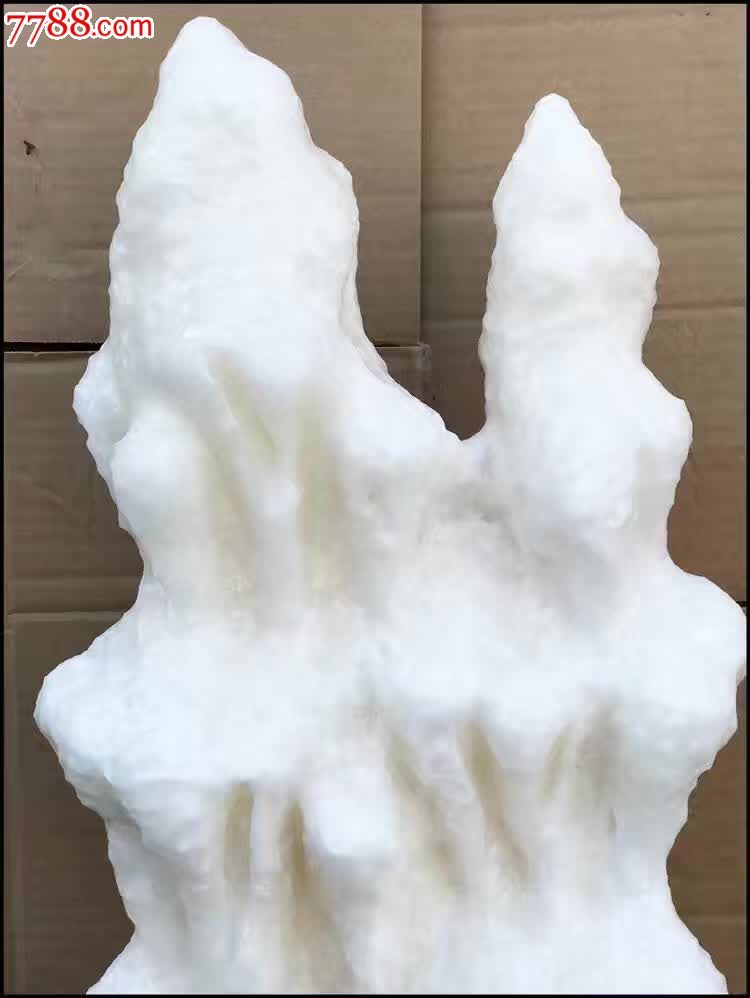 玉化钟乳石质地通透